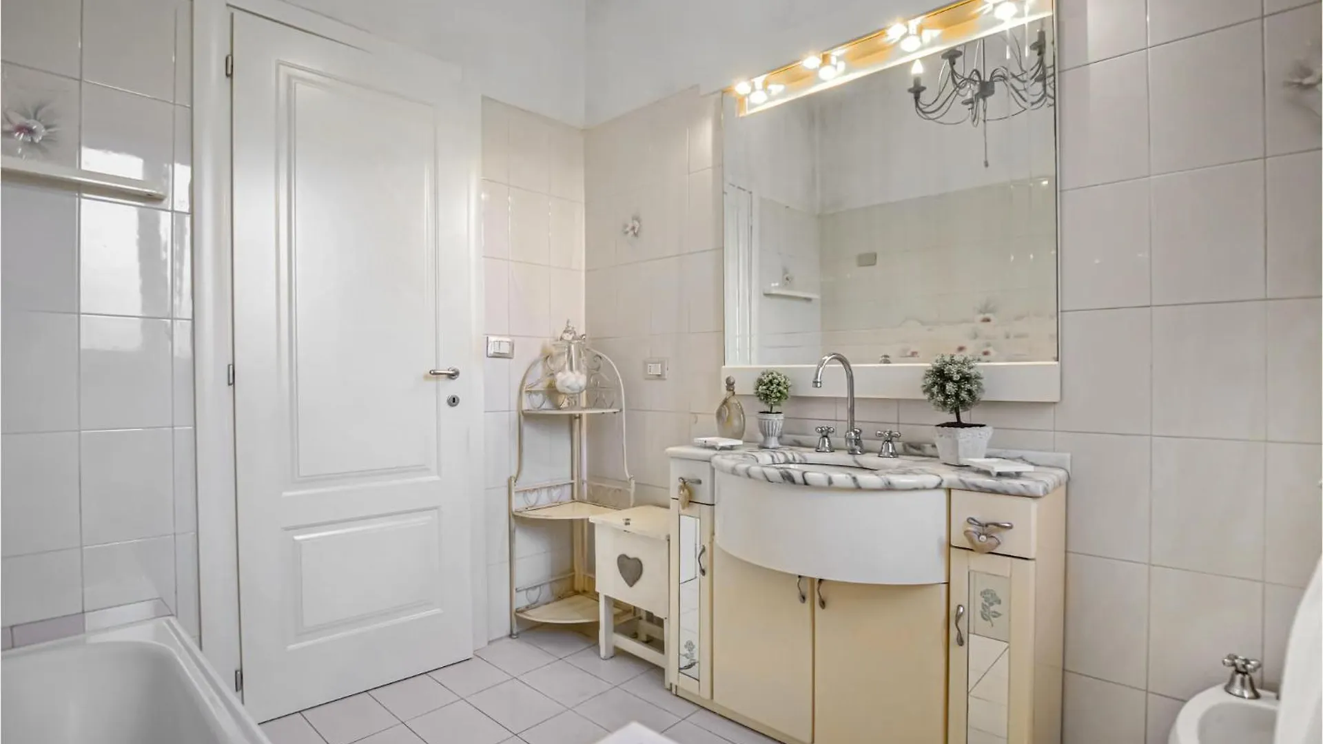 Gorgeous Apartment In Capezzano Pianore