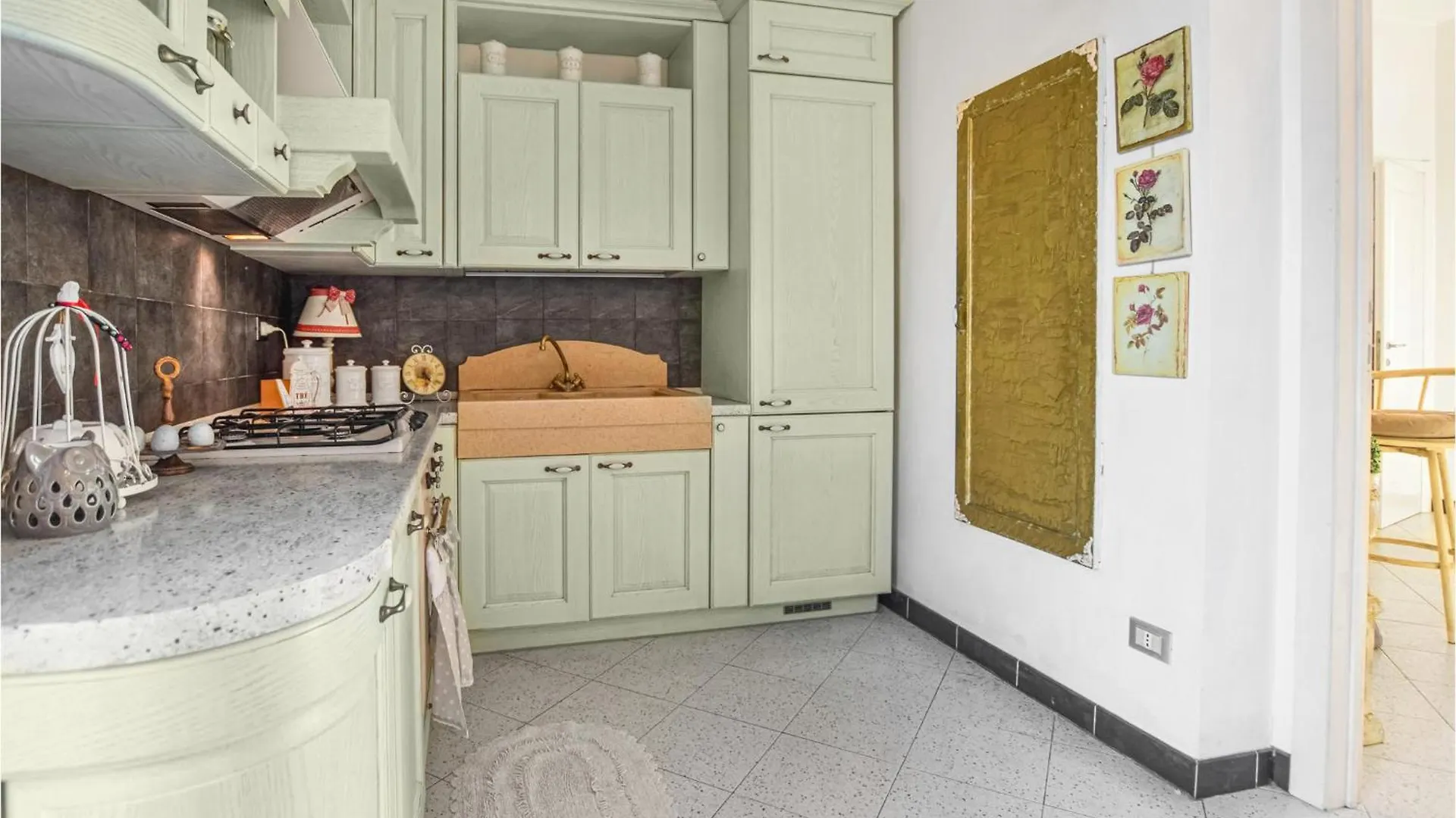 Gorgeous Apartment In Capezzano Pianore