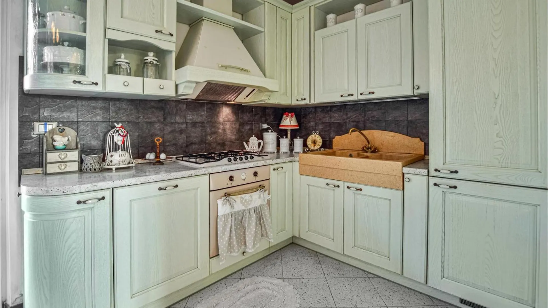 Gorgeous Apartment In Capezzano Pianore 0*,  Italien